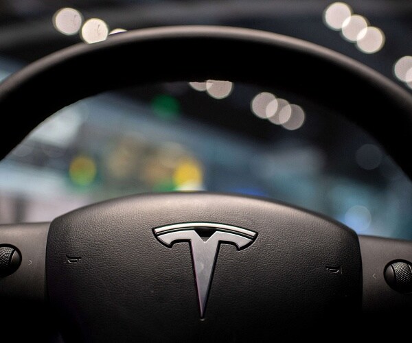 tesla stearing wheel