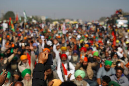Angry Indian Farmers Reject Government Offer for Talks