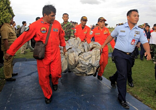 AirAsia Search Shifts to Black Boxes After Bodies Retrieved