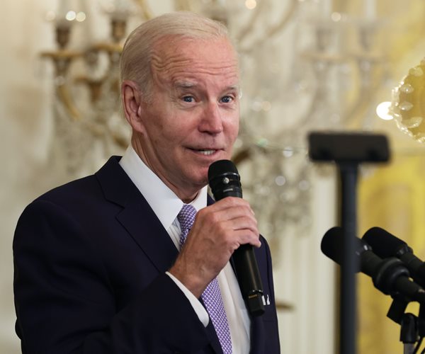 Biden Weighs Short-Term Extension of Debt Ceiling