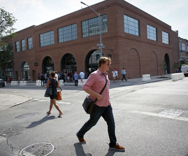 Catholic Mission Delivers God to NYC Hipsters