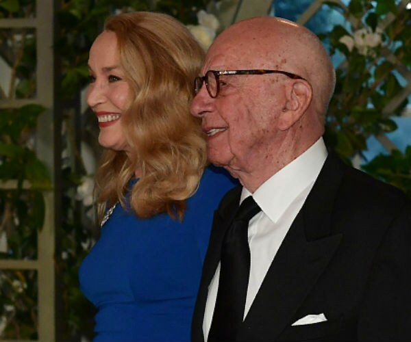 Murdoch, Kravis, Schwarzman Among Trump Guests at Macron Dinner