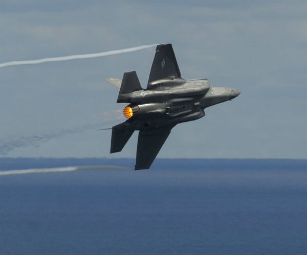 Pentagon Advances $1.3B to Lockheed for Biggest F-35 Job
