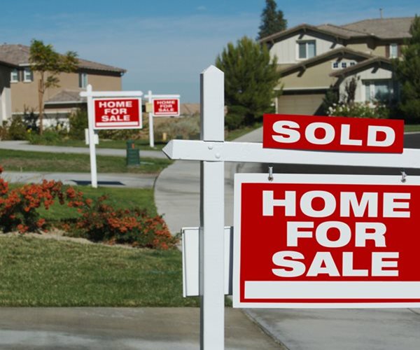 Realtor Shares Fall After $1.78B Broker Commission Verdict