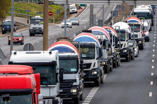 Spain: Truckers Get Gas Price Cut, but Some Still Strike