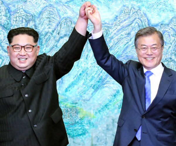 SKorea Calls for More Impromptu Talks with NKorea as US Prepares for Summit