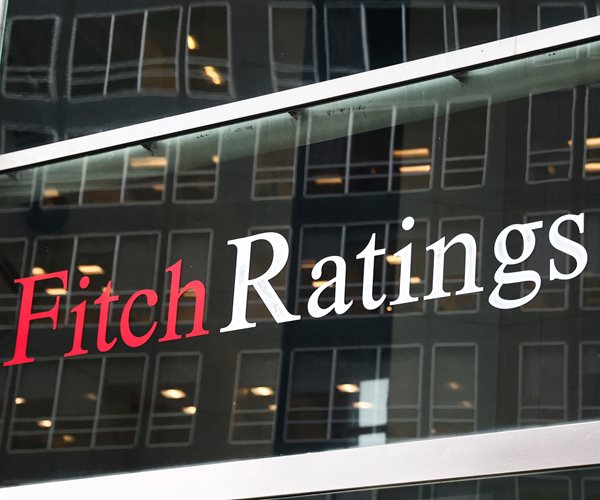Fitch: Regional Bank Challenges to Persist in 2024