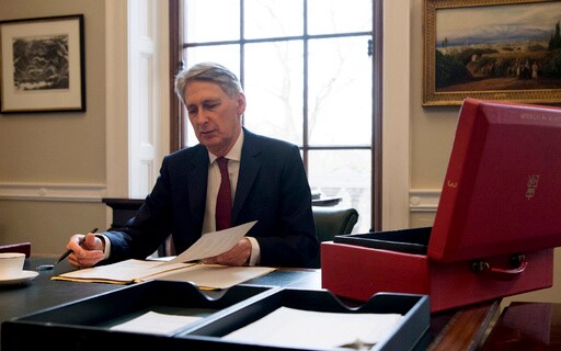 UK Treasury Chief's Budget to Offer Cautious Approach