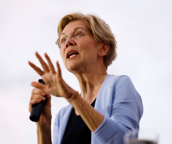 democratic presidential candidate elizabeth warren in iowa  
