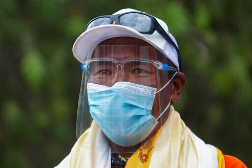 Sherpa Guide Breaks Own Record Scaling Everest for 26th Time