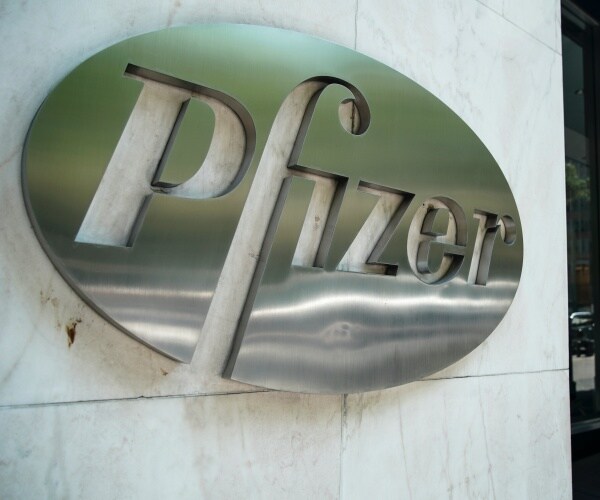 Pfizer Launches Virus Vaccine Testing on Teens