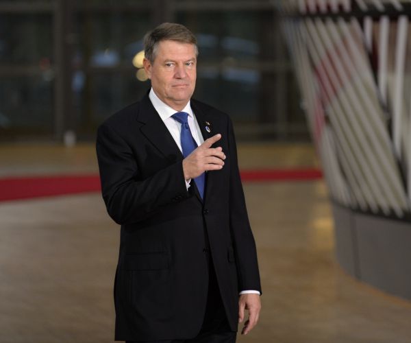 Romanian President in New Foreign Policy Spat with Government