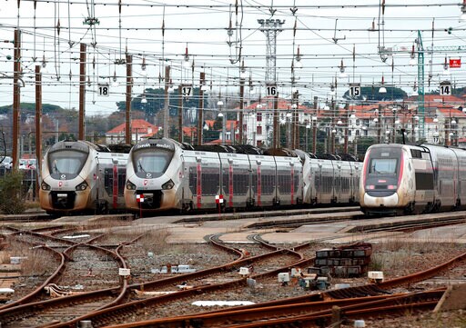 Traffic Jams Choke Paris as Pension Strikes Hobble Trains