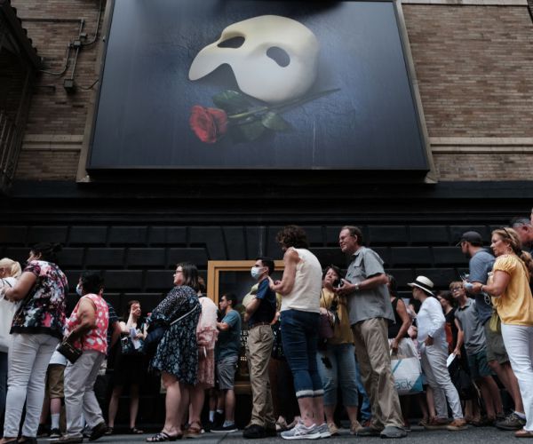 'The Phantom of the Opera' to Close on Broadway Next Year