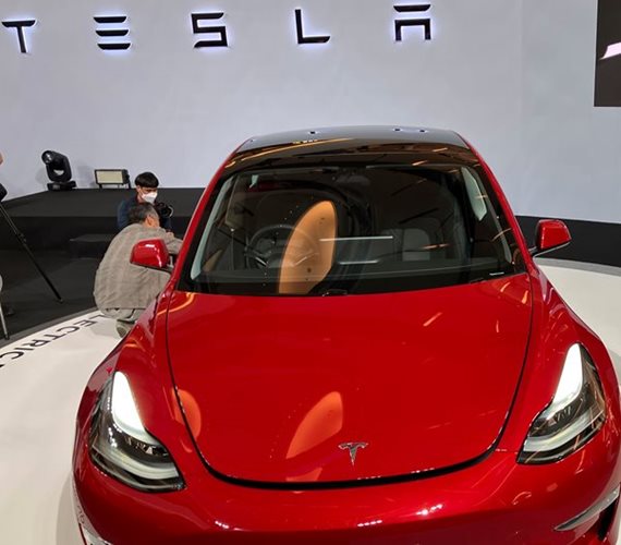 Tesla Cuts US Prices for 6th Time This Year