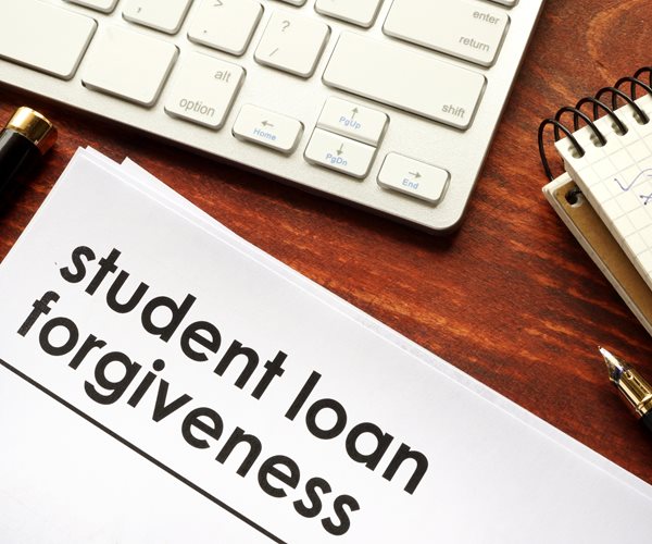 Colleges Claim Student Loan Hurt Reputation