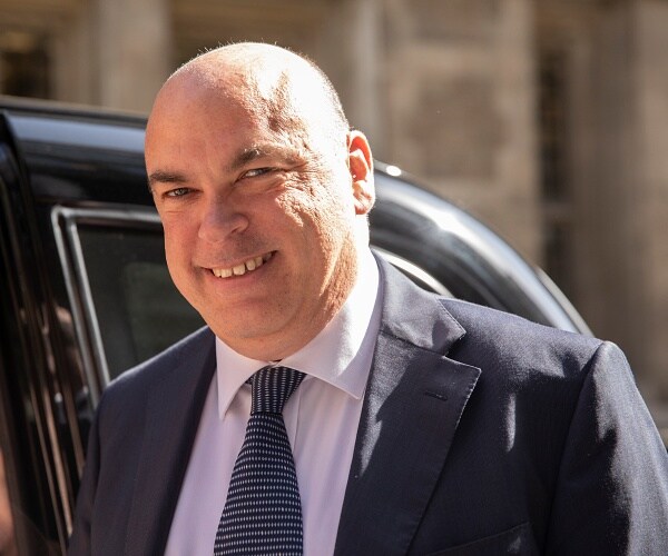 British Tycoon Warns Against US Overreach in Extradition Fight