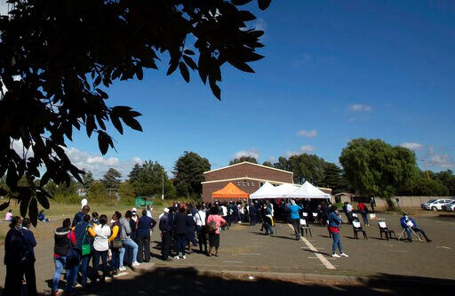 South Africans Anxious over Pause in Use of J&J Vaccines