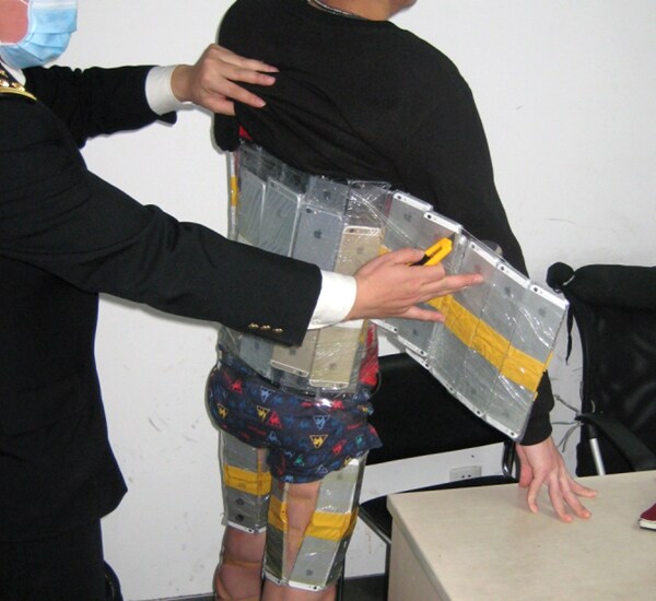 Smuggler of 94 iPhones Busted Trying to Get into Mainland China
