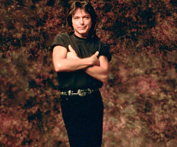 Celebrities React to News of Actor David Cassidy's Death