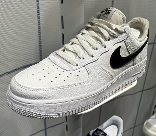 Nike Misses on Weak Wholesale Business, China Demand