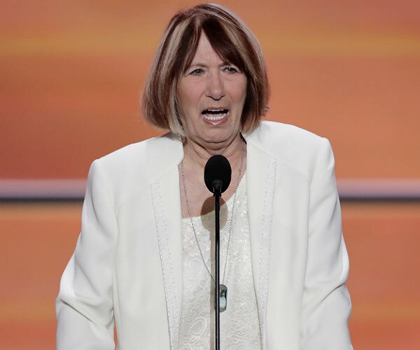 Trump Campaign Invites Benghazi Victim's Mother to Next Debate 