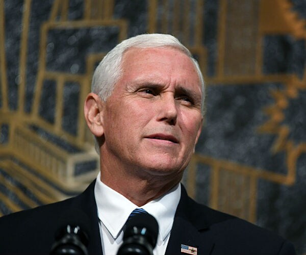 Pence Visits Injured Service Members at Military Hospital