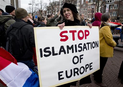Survey: Europeans Worry Migrants May Increase Terror Threat