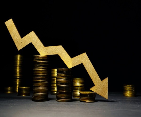 Producer Prices Fall as Costs Drop by Most Since 2015