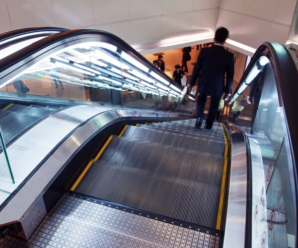 Mall-Based Retailers Feeling Pain After Shoppers Turn Away