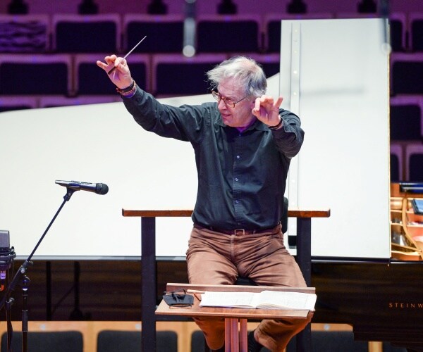 john eliot gardiner rehearses with the orchestra