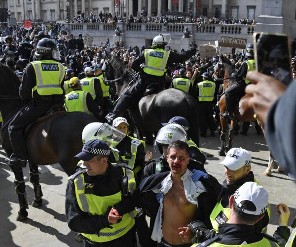 Paris Marchers Decry Racism, Far Right Rallies in London