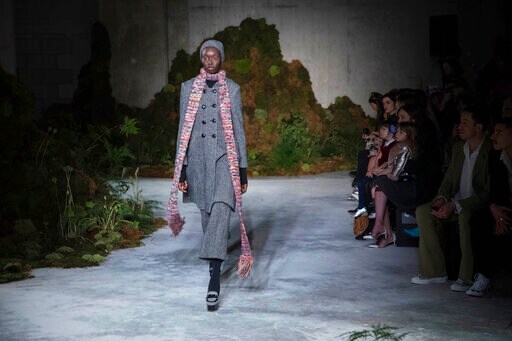 London Fashion Week: Alexa Chung Shows Quirky Classics