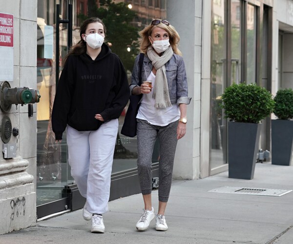 pedestrians in new york city