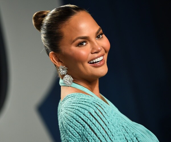 Chrissy Teigen Returns to Twitter