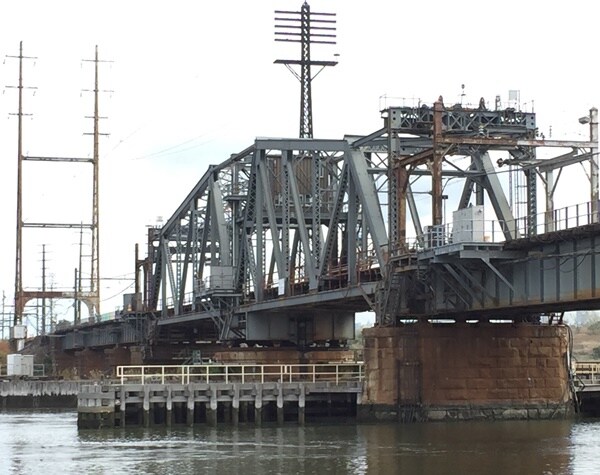 Trump Raises New Hurdle to Fixing Decrepit NYC-Area Rail Bridge