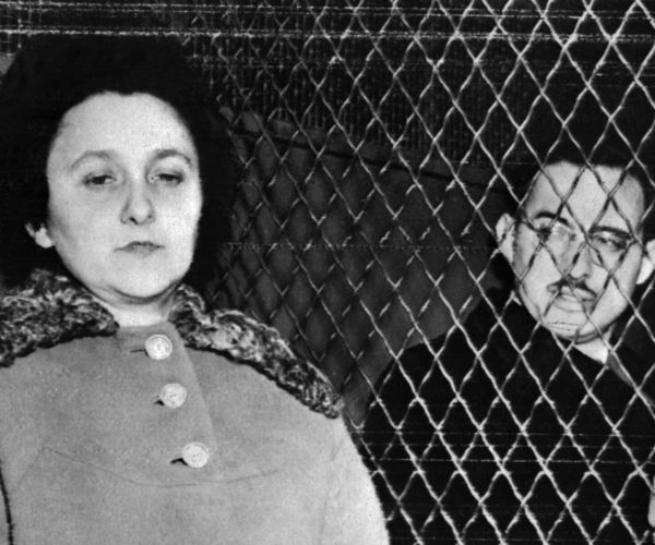 Dukakis Urges Obama to Pardon Soviet Spy Ethel Rosenberg