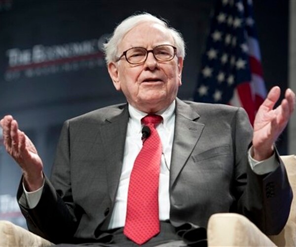Buffett's Charity Auction Headed to Record With $3.5M Bid