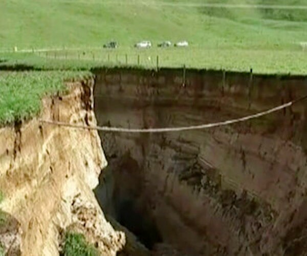 Sinkhole on New Zealand Farm is 6 Stories Deep