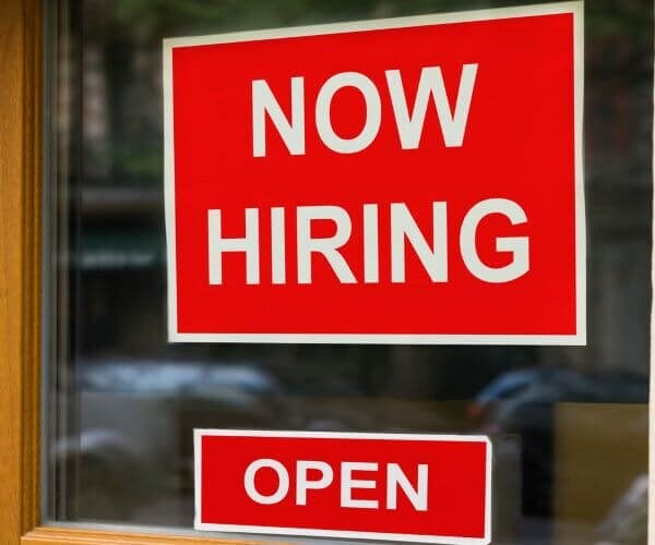 Fewer Americans Apply for Jobless Benefits
