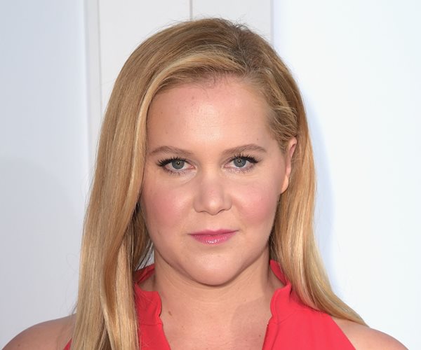 Amy Schumer Hospitalized With 'Horrible' Kidney Infection