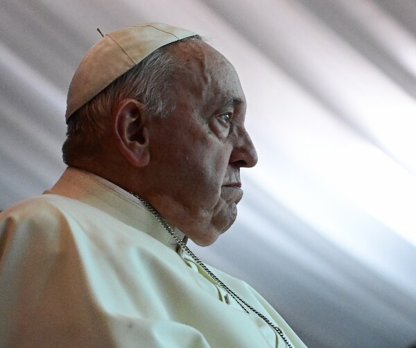 Hospitalized Pope Has Double Pneumonia: Vatican