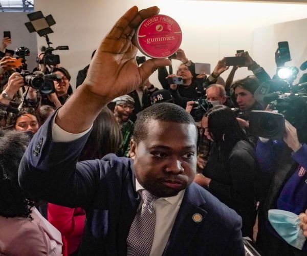 N.Y. Opens 1st Legal Cannabis Dispensary