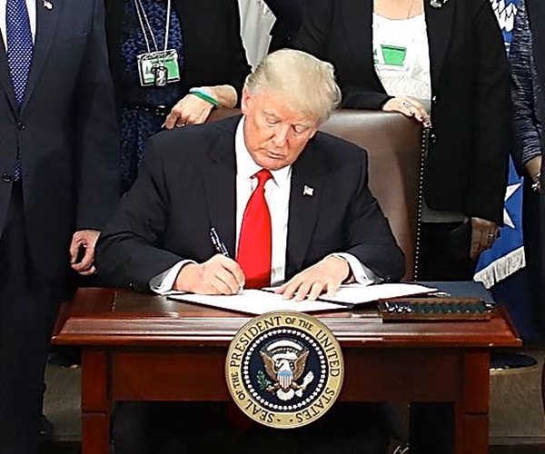 White House Source: Trump to Drop Iraq From New Travel Ban Order