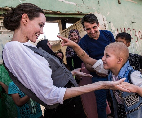UNHCR Special Envoy Jolie Visits Mosul, Urges Support for Rebuilding