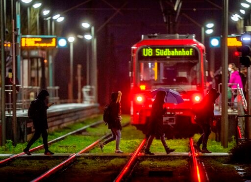 Germany Expects COVID-19 Cases to Peak in Mid-February