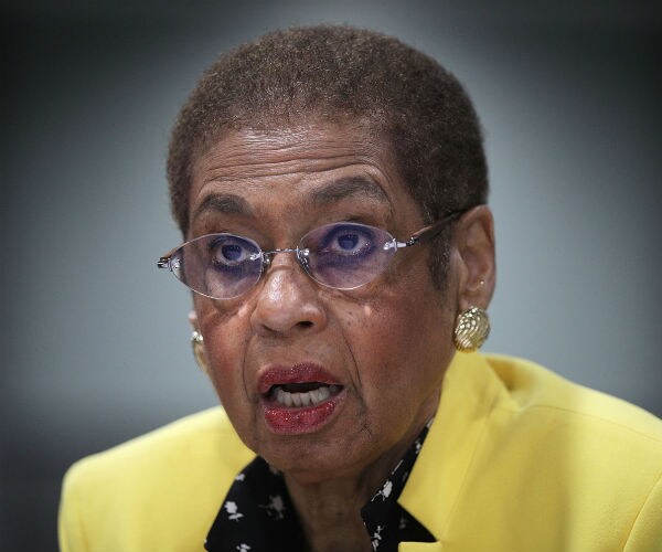 Dem Urges Hearing on Aviation Safety After Southwest Fatality