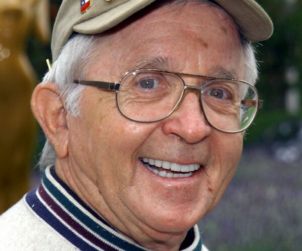 Arte Johnson, 'Laugh-In' Star, Dies at 90