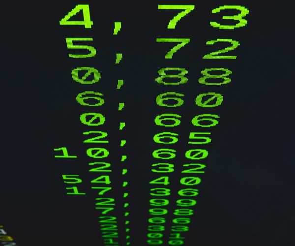 Soaring Stock Valuations No Big Deal to Powell Next to Bonds