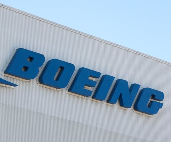 Boeing Posts Smaller Quarterly Loss on Higher Jet Deliveries